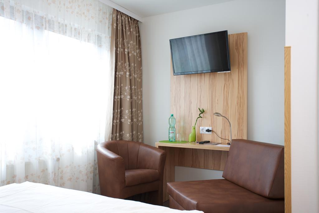 Hotel Reinhardtshof Garni Wolfschlugen Номер фото